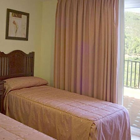 La Piedra Del Mediodia Hotel Cirat ภายนอก รูปภาพ