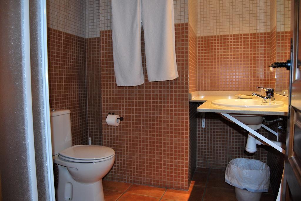 La Piedra Del Mediodia Hotel Cirat ห้อง รูปภาพ