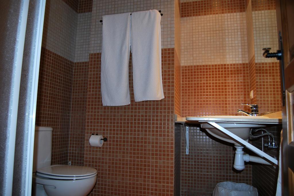 La Piedra Del Mediodia Hotel Cirat ห้อง รูปภาพ